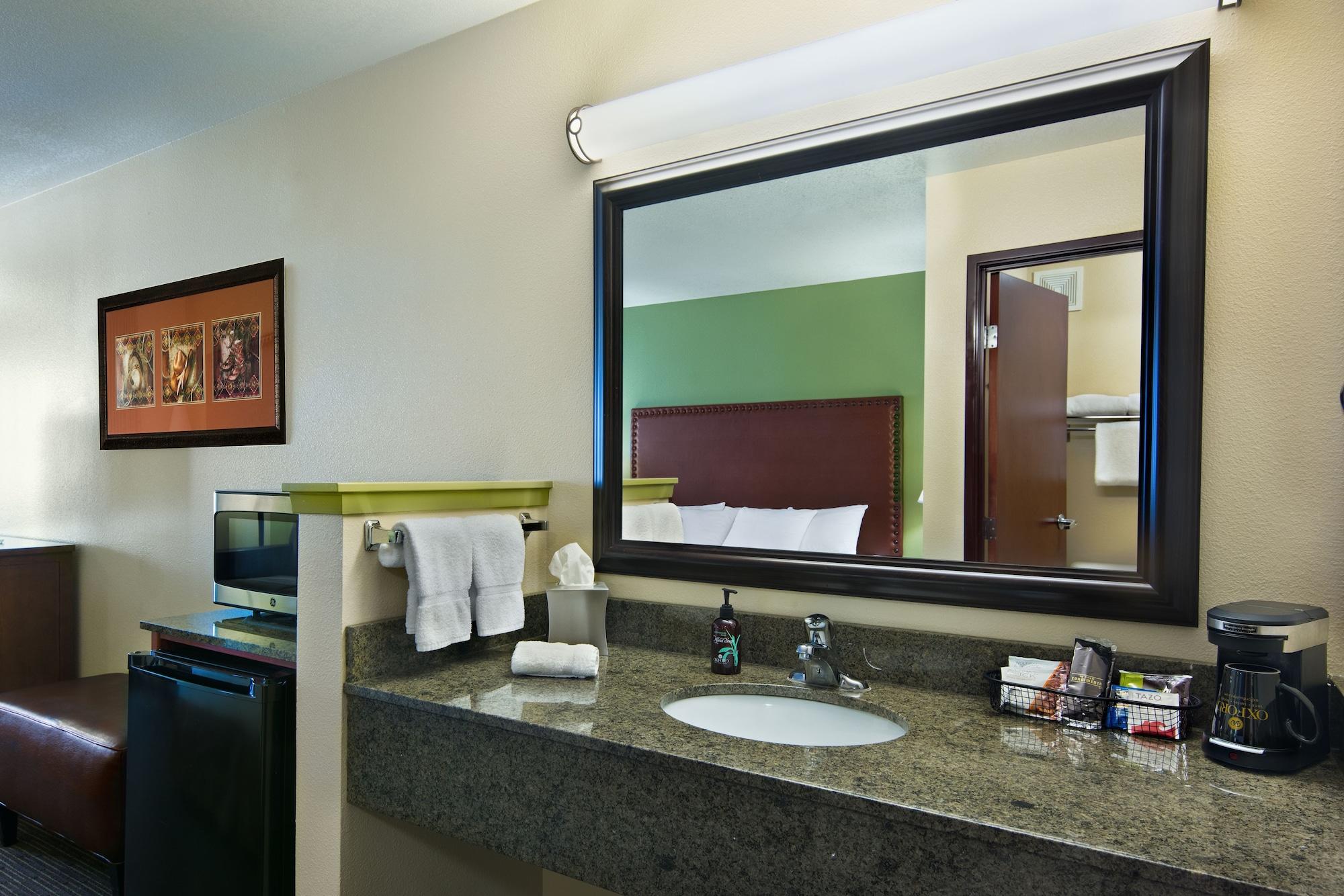 Oxford Suites Hermiston Extérieur photo