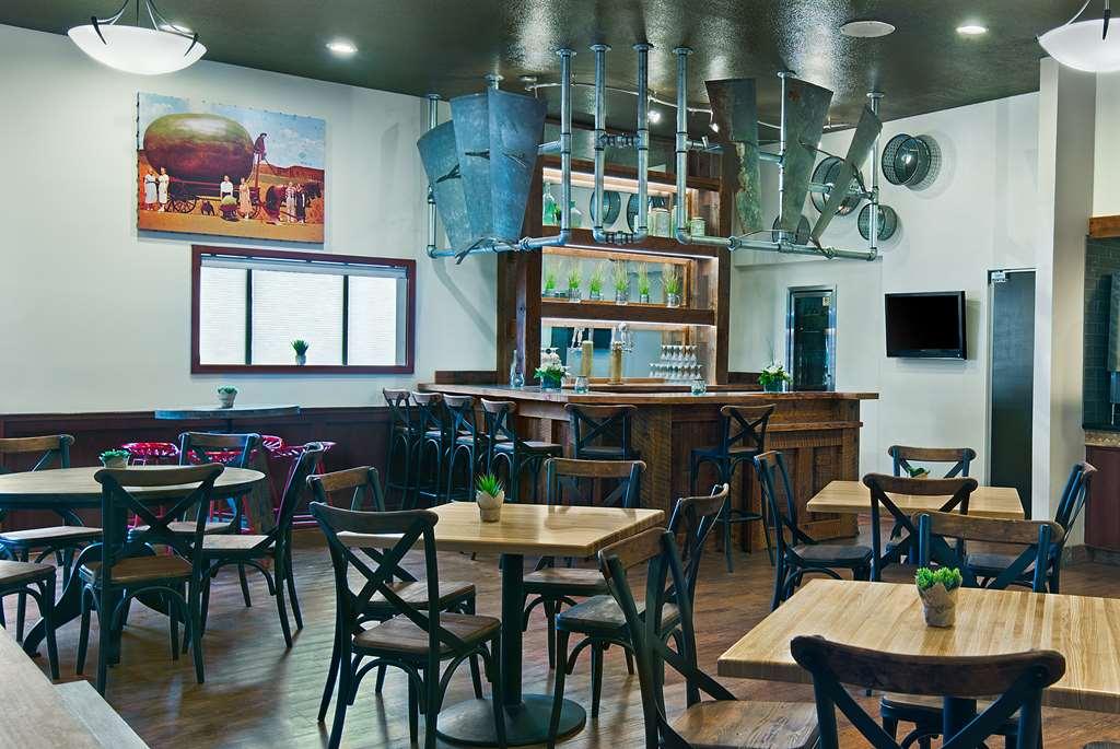 Oxford Suites Hermiston Restaurant photo