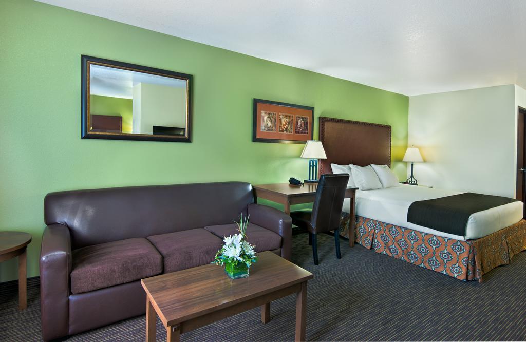 Oxford Suites Hermiston Extérieur photo