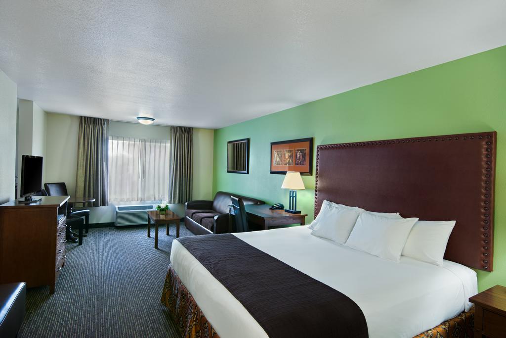 Oxford Suites Hermiston Extérieur photo