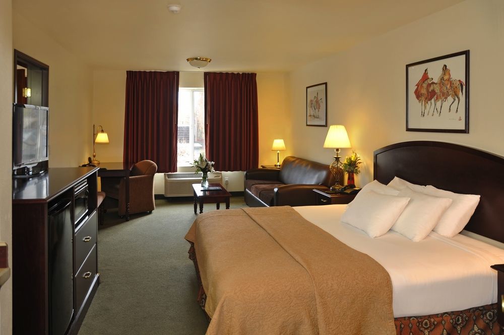 Oxford Suites Hermiston Extérieur photo