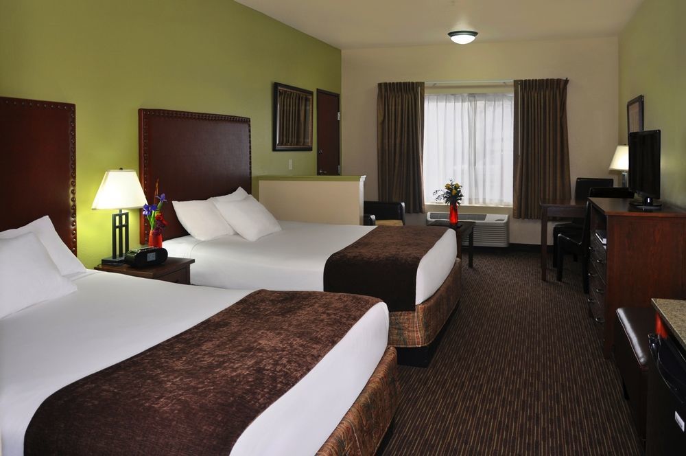 Oxford Suites Hermiston Extérieur photo