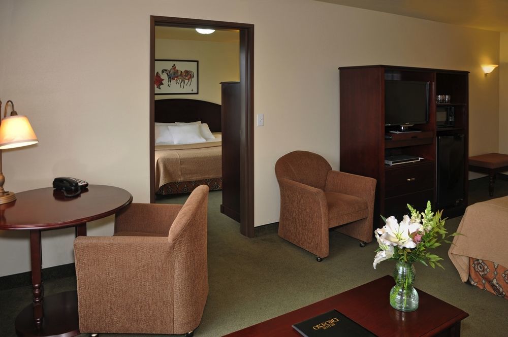 Oxford Suites Hermiston Extérieur photo