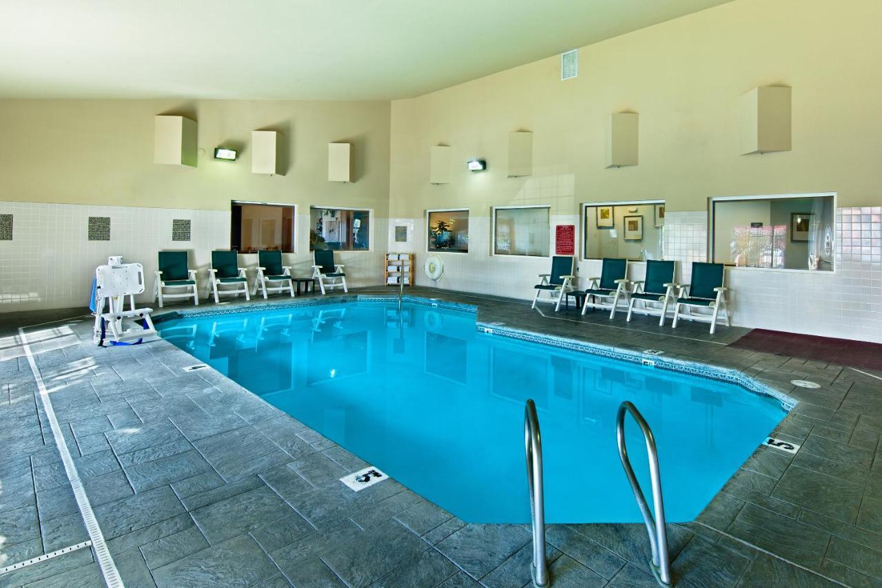 Oxford Suites Hermiston Extérieur photo